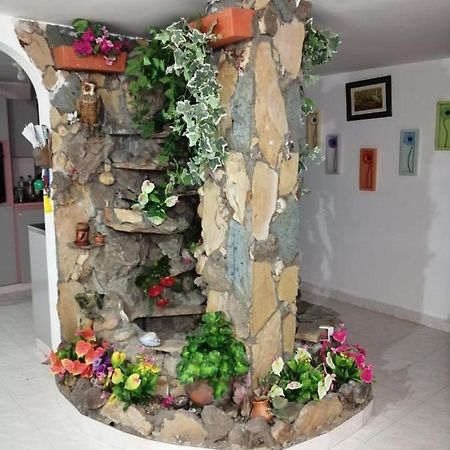 Hostal Dante Сан-Хиль Экстерьер фото