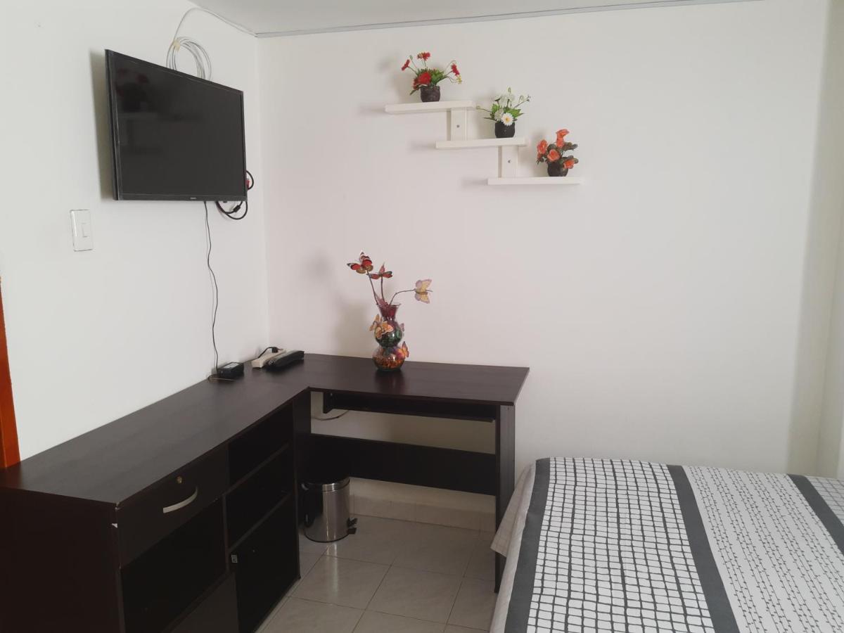 Hostal Dante Сан-Хиль Экстерьер фото